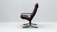 Billede af LK Hjelle Siesta Classic Lænestol Høj m. Armlæn SH: 45 cm - Black/Hemsen Anilin Brown