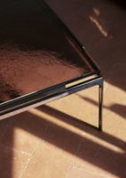 Billede af &Tradition Sett LN13 Coffee Table 100x100 cm - Dark Chrome Frame/Smoked Cast Glass