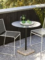 Billede af HAY Hee Dining Chairs + Terrazzo Table Havemøbelsæt - Hvid/Grå