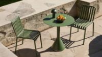 Billede af HAY Palissade Cone Table + Chairs Havemøbelsæt - Olive