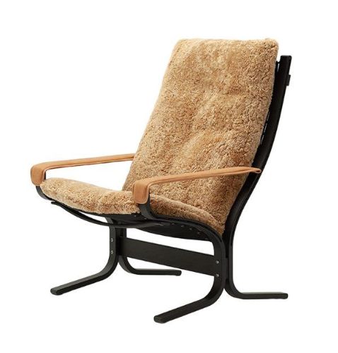 LK Hjelle Siesta Ovis Lænestol Høj Med Armlæn - Black/Sheepskin Maple