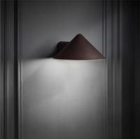 Billede af Frandsen Grasp Wall Lamp Ø: 17 cm - Matt Beetroot