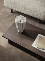 Billede af Ferm Living Kona Display Table L: 138 cm - Dark Stained Oak