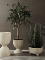 Billede af Ferm Living Evoke Pot Low Ø: 44,3 cm - Warm Sand