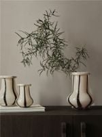 Billede af Ferm Living Riban Vase Large H: 24 cm - Glass/Cream FORUDBESTIL: START AUGUST 2024