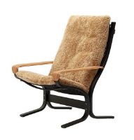 Billede af LK Hjelle Siesta Ovis Lænestol Høj Med Armlæn - Black/Sheepskin Maple