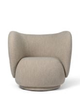 Billede af Ferm Living Rico Lounge Chair H: 76,5 cm - Soft Bouclé/Natural