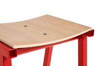 Billede af HAY Taburete 8 Bar Stool High - Signal Red Powder Coated Base/Lacquered Oak Veneer