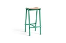 Billede af HAY Taburete 8 Bar Stool High - Jade Green Powder Coated Base/Lacquered Oak Veneer