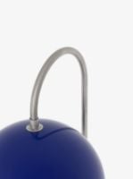 Billede af &Tradition Flowerpot VP12 Gulvlampe H: 122 cm - Cobalt Blueome-Plated