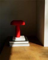 Billede af Normann Copenhagen Porta Table Lamp - Pang Rød 