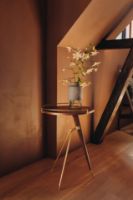 Billede af Audo Copenhagen Umanoff Side Table H: 60 cm - Polished Brass/Walnut
