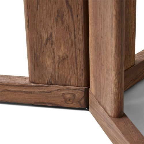Form & Refine Trefoil Round Table Ø: 75 cm - Røget Eg