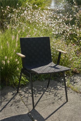 &Tradition Ville AV44 Outdoor Lounge Chair m. Armlæn SH: 40 cm - Warm Black 