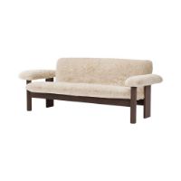 Billede af Audo Copenhagen Brasilia Sofa H: 68 cm - Dark Oak/Sheepskin Nature