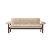 Billede af Audo Copenhagen Brasilia Sofa H: 68 cm - Dark Oak/Sheepskin Nature