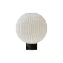 Billede af Le Klint 375 Bordlampe Medium Sort Eg Ø: 33 cm - Standard skræm