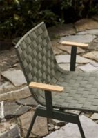 Billede af &Tradition Ville AV44 Outdoor Lounge Chair m. Armlæn SH: 40 cm - Bronze Green 
