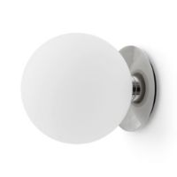 Billede af Audo Copenhagen TR Bulb Loft/Wall Lamp Ø: 20 cm - Shiny Opal/Polished Steel