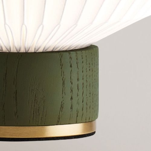 Le Klint 375 Limited Edition Green Classic Bordlampe Small H: 25 cm - Papirskærm/Grøn Eg
