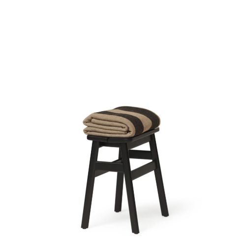 Form & Refine Angle Stool B: 38 cm - Sort Bøg