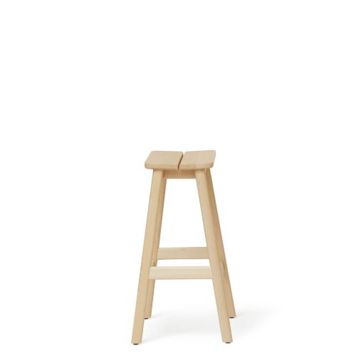 Form & Refine Angle Bar Stool H: 65 cm - Bøg