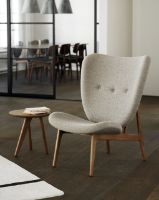 Billede af NORR11 Elephant Lounge Chair Fully Upholstered SH: 38 cm - Light Smoked Oak/Barnum Col 3 UDSTILLINGSMODEL OUTLET