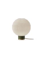 Billede af Le Klint 375 Limited Edition Green Classic Bordlampe Small H: 25 cm - Papirskærm/Grøn Eg (KUN I BUTIK)