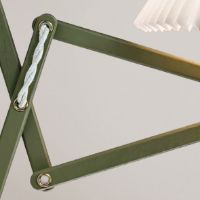 Billede af Le Klint 224 Limited Edition Sax Green Classic Væglampe H: 31 cm - Papirskærm/Grøn Eg (KUN I BUTIK)