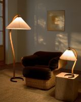 Billede af GUBI Timberline Table Lamp H: 50 cm - Eg/Birk 
