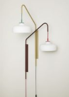 Billede af Hübsch Current Wall Light H: 111 cm - Red/Maroon