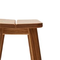 Billede af Form & Refine Angle Standard Bar Stool H: 65 cm - Naturolieret Eg