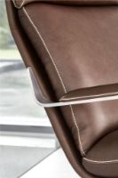 Billede af BERG Furniture Nasa Høj Åben Arm Lænestol m. Justerbar Nakkepude SH: 46 cm - Mat Aluminium/Rustical Choko Læder