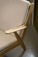 Billede af FDB Møbler J53 Lænestol H:77,6 cm - Olieret Eg/00 Monza Beige 