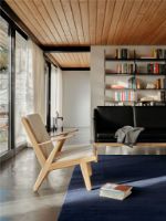 Billede af FDB Møbler J53 Lænestol H:77,6 cm - Olieret Eg/00 Monza Beige 