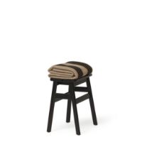 Billede af Form & Refine Angle Stool B: 38 cm - Sort Bøg