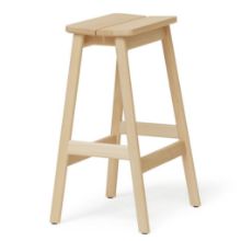 Billede af Form & Refine Angle Bar Stool H: 65 cm - Bøg