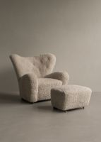 Billede af Audo Copenhagen Den Trætte Mand Lænestol inkl. Skammel SH: 38 cm - Lammeskind Sahara/Smoked Oak