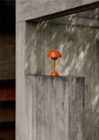Billede af &Tradition Flowerpot VP9 Bordlampe H: 29,5 cm - Zesty Orange