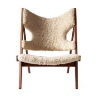 Billede af Audo Copenhagen Knitting Lounge Chair Sheepskin - Walnut/Nature