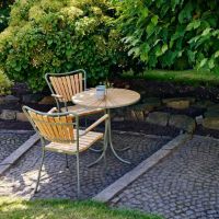 Billede af Mandalay Marguerit Cafébord Ø: 70 cm - Teak/Olivengrøn