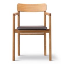 Billede af Fredericia Furniture 3446 Post Chair H: 79,5 cm - Olieret Eg/Mørkebrun Omni Læder