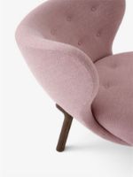 Billede af &Tradition Little Petra VB1 Lounge Chair & ATD1 Pouf - Oiled Walnut/Ecriture 640
