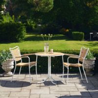 Billede af Mandalay Marguerit Cafébord Ø: 70 cm - Teak/Hvid
