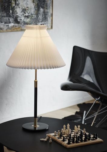Le Klint Model 352 Bordlampe H: 62 cm - Messing/sort 