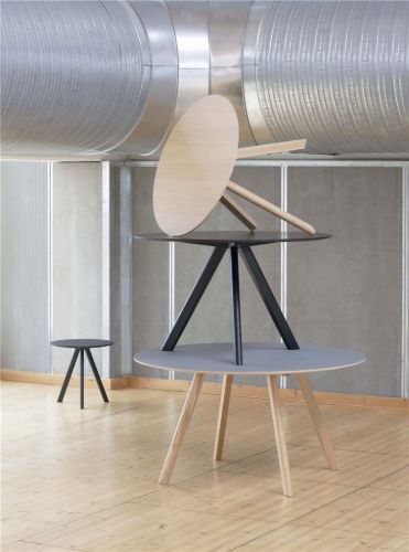 HAY CPH 25 Round Table Ø: 140 cm - Lacquered Solid Oak/Grey Linoleum