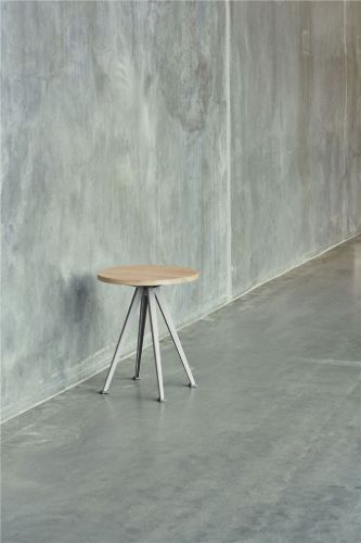 HAY Pyramid Coffee Table 51 Ø: 45 cm - Beige Steel/Oiled Oak