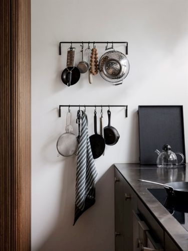 Ferm Living Kitchen Rod 55x9,5 cm - Black Brass