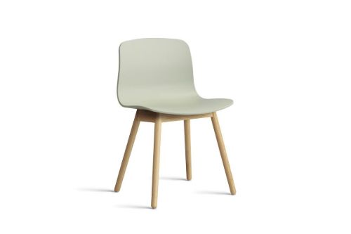 HAY AAC 12 About A Chair SH: 46 - Water-Based Lacquered Solid Oak/Pastel Green
