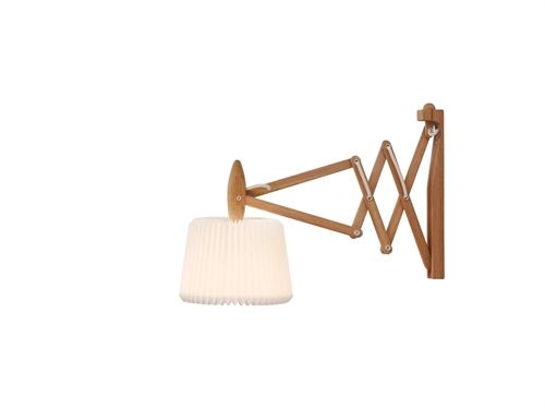 Le Klint 223 - 120 Saxlampe til væg - Lys Eg / Standardskærm